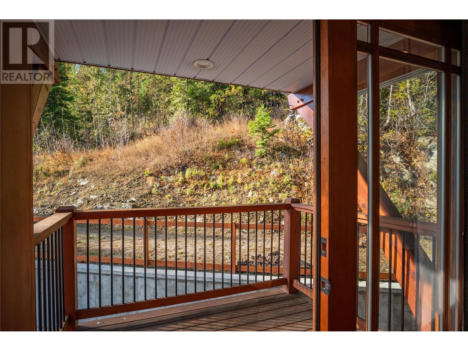 635 Highway 22 Highway, Rossland, British Columbia  V0G 1Y0 - Photo 34 - 10345176