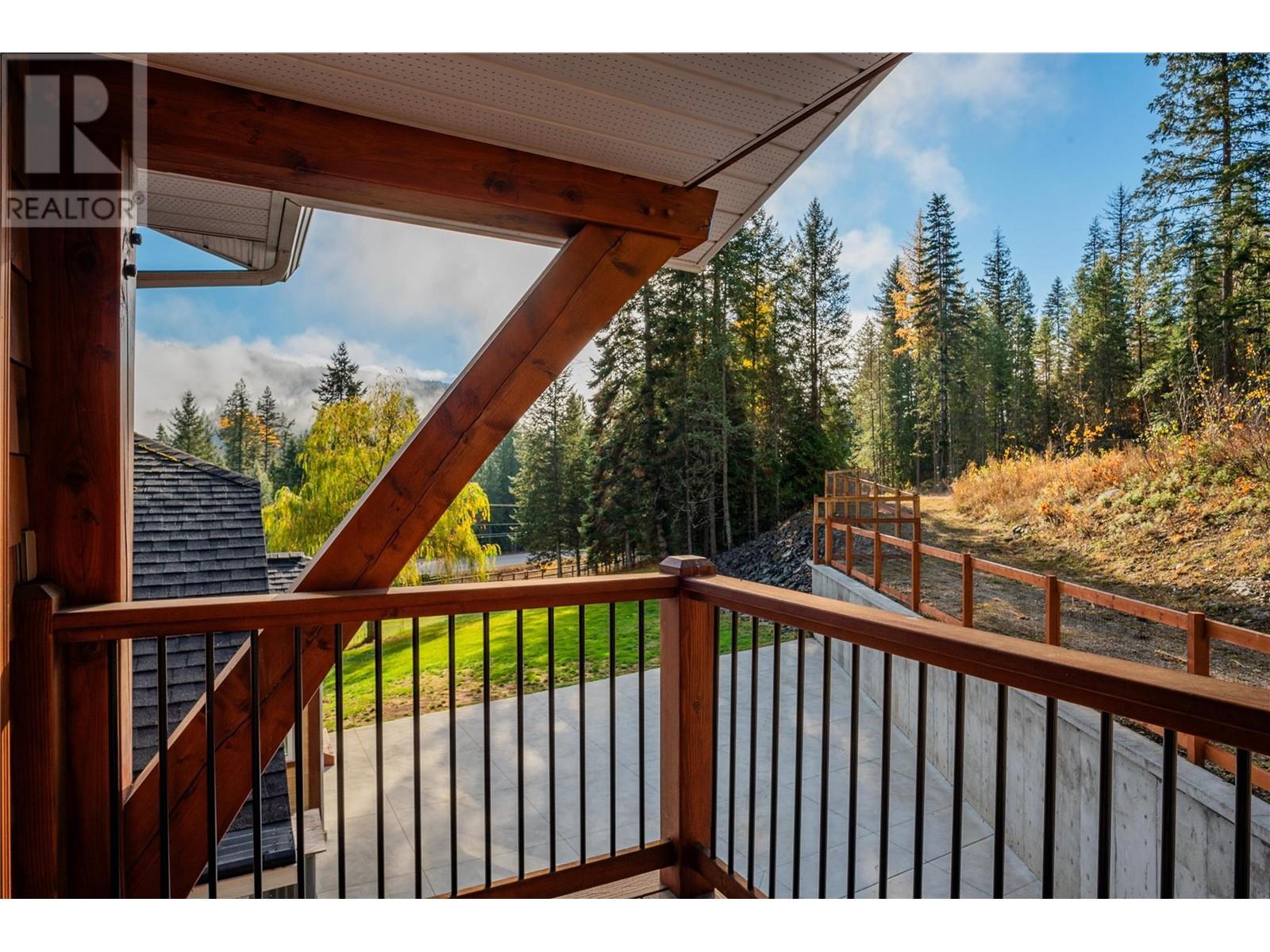 635 Highway 22 Highway, Rossland, British Columbia  V0G 1Y0 - Photo 35 - 10345176