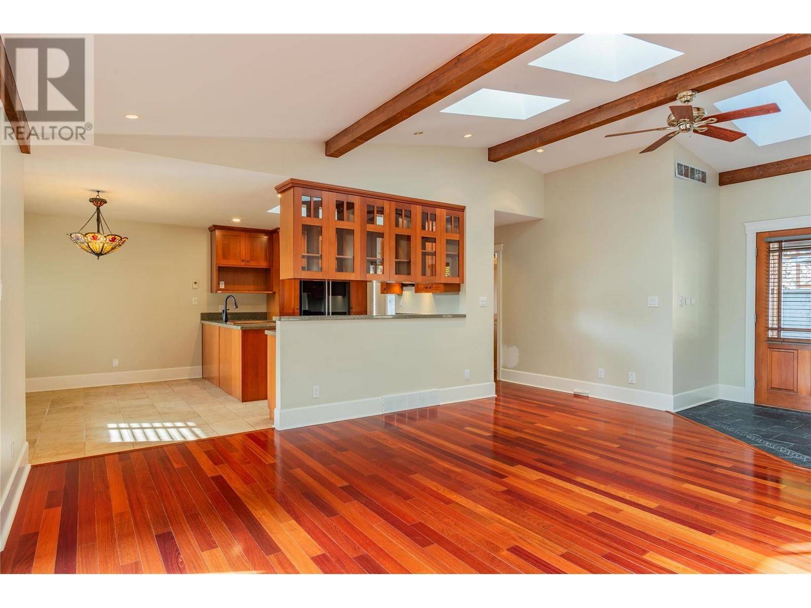 635 Highway 22 Highway, Rossland, British Columbia  V0G 1Y0 - Photo 6 - 10345176
