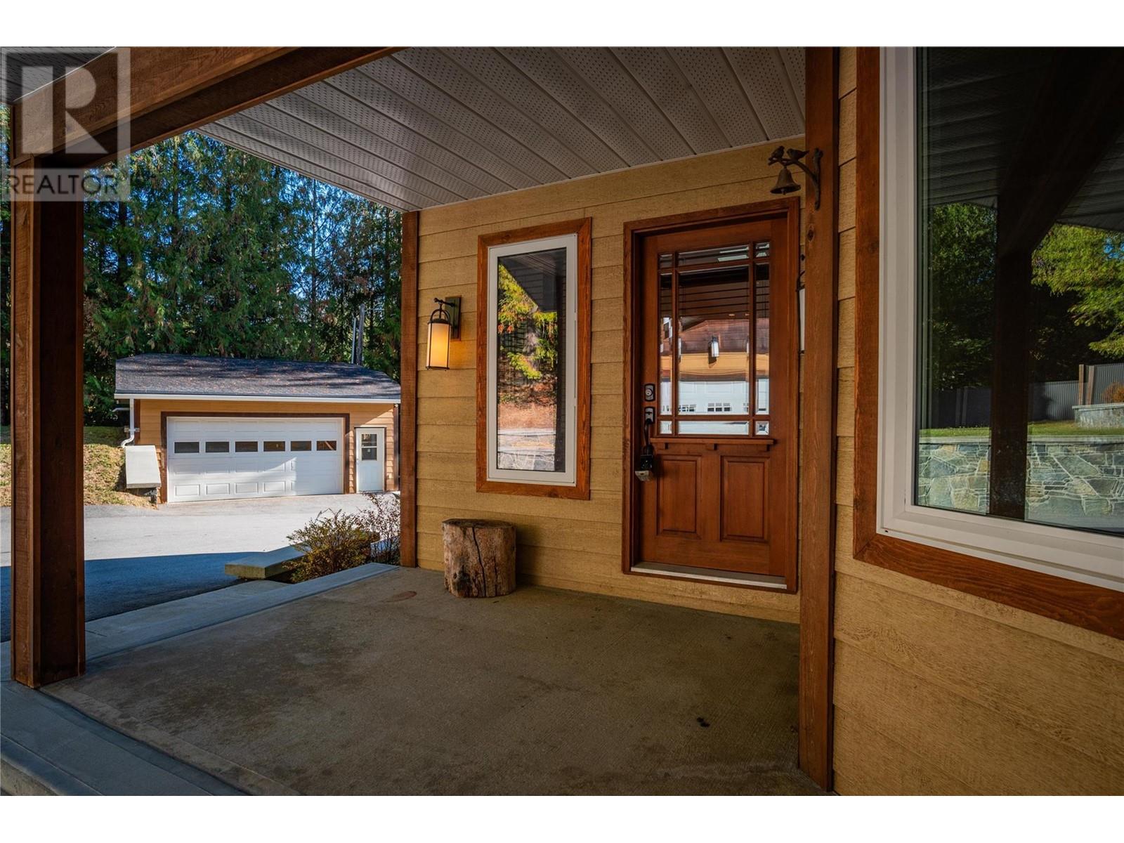 635 Highway 22 Highway, Rossland, British Columbia  V0G 1Y0 - Photo 61 - 10345176