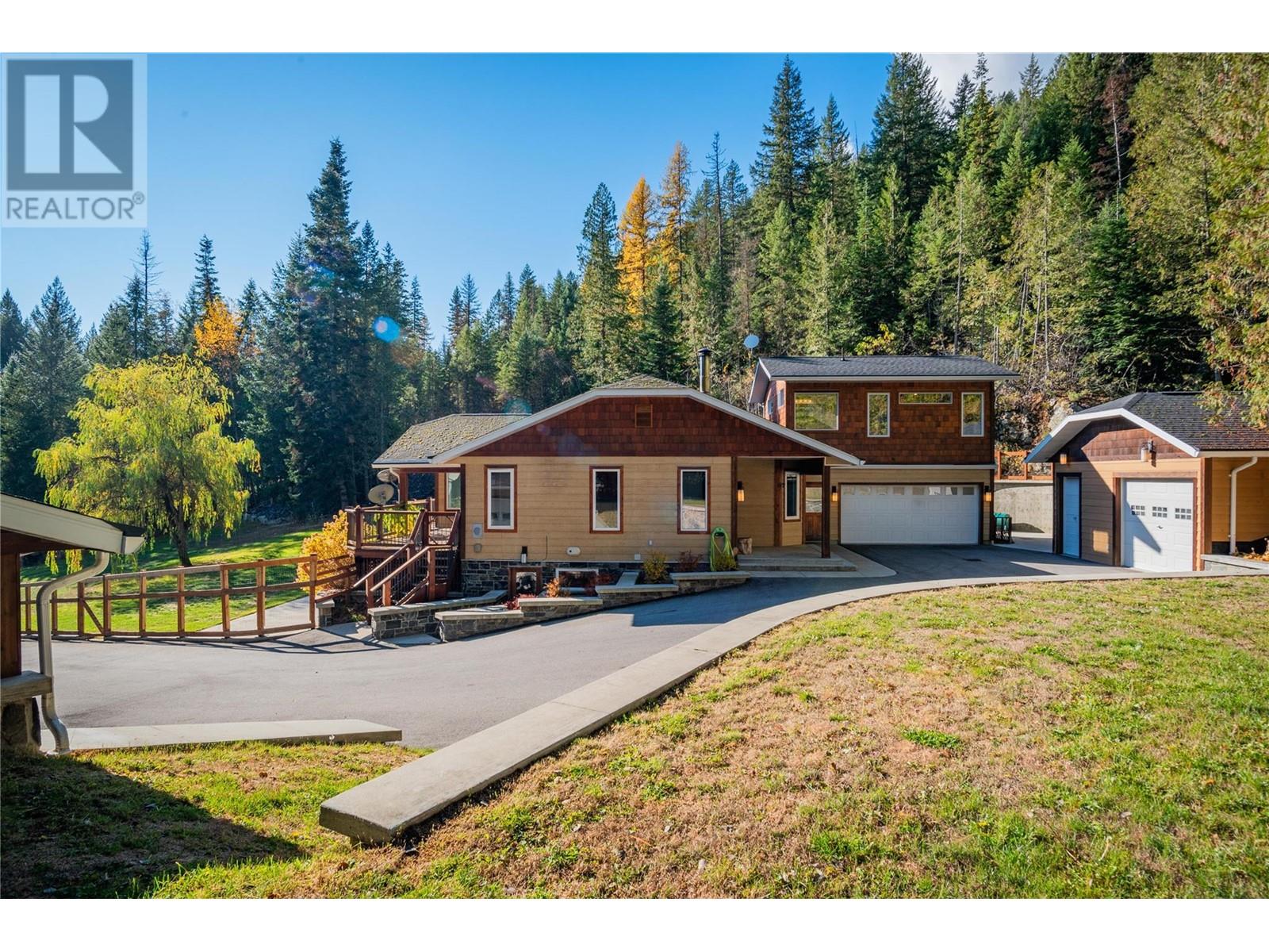 635 Highway 22 Highway, Rossland, British Columbia  V0G 1Y0 - Photo 62 - 10345176