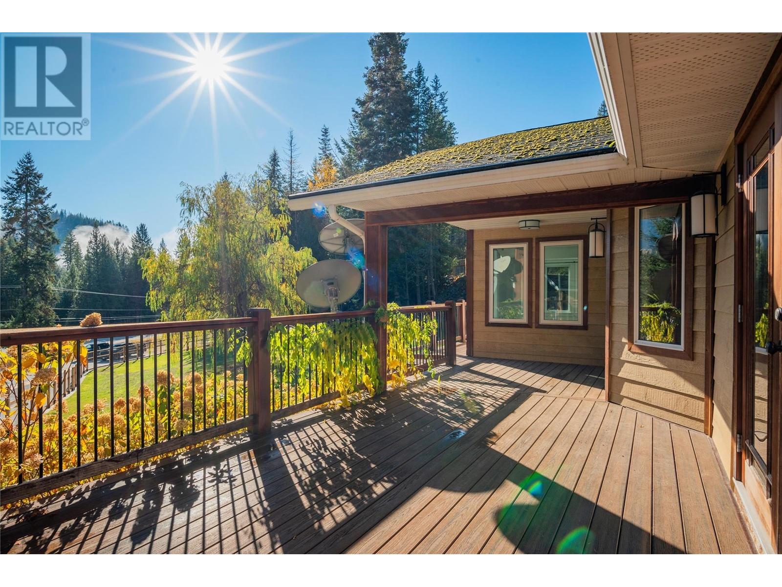 635 Highway 22 Highway, Rossland, British Columbia  V0G 1Y0 - Photo 64 - 10345176