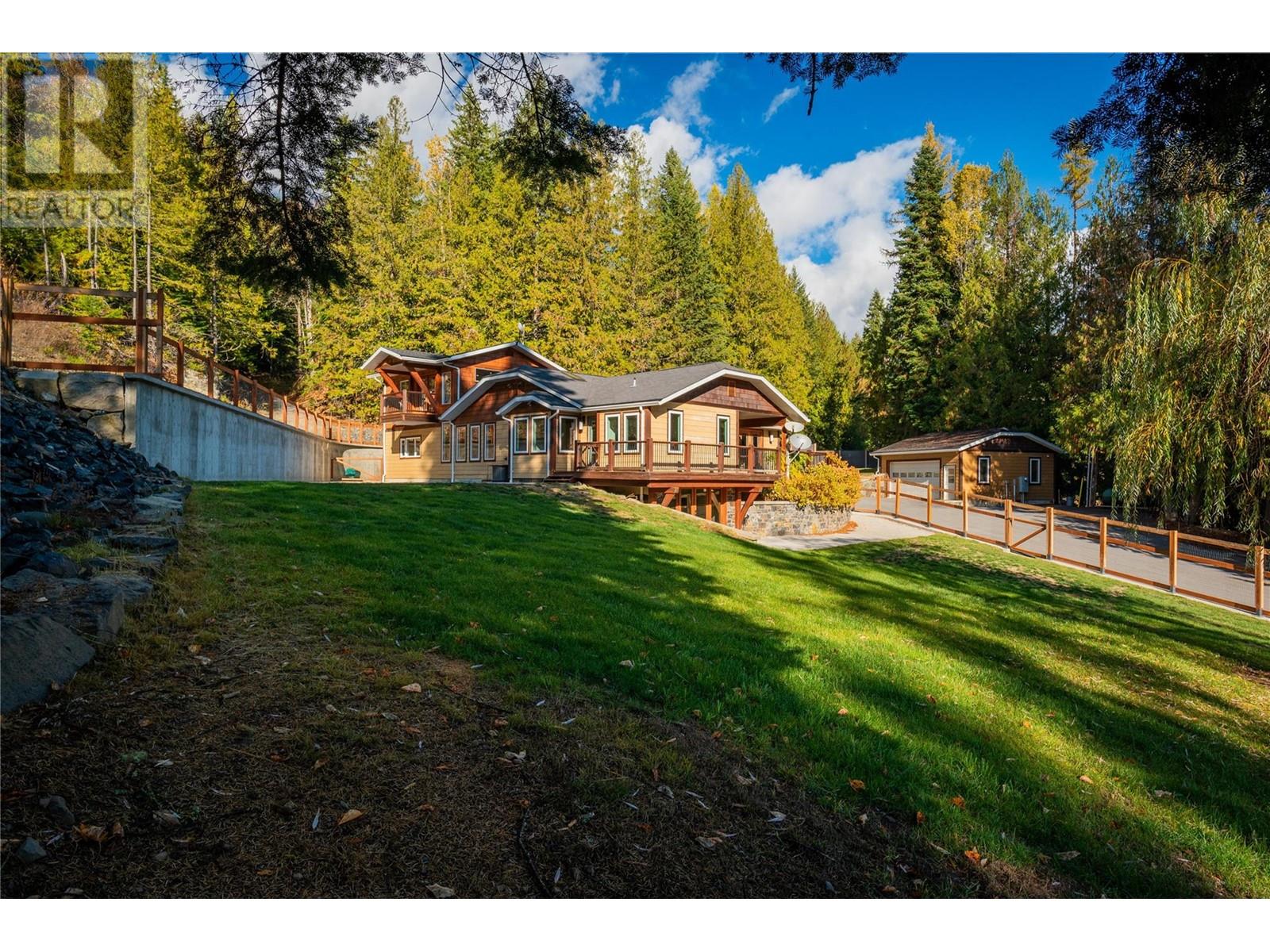 635 Highway 22 Highway, Rossland, British Columbia  V0G 1Y0 - Photo 71 - 10345176