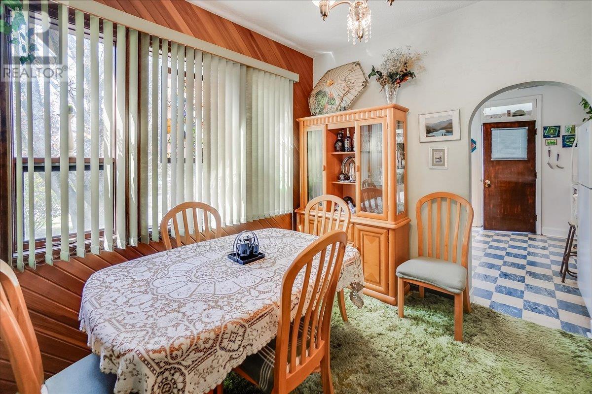 3045 Charleston Avenue, Castlegar, British Columbia  V0G 1X0 - Photo 20 - 10344952