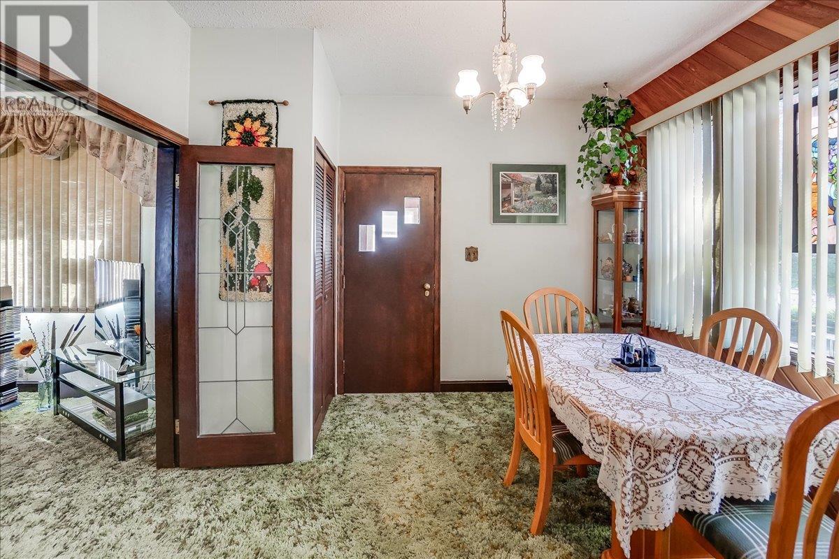 3045 Charleston Avenue, Castlegar, British Columbia  V0G 1X0 - Photo 21 - 10344952