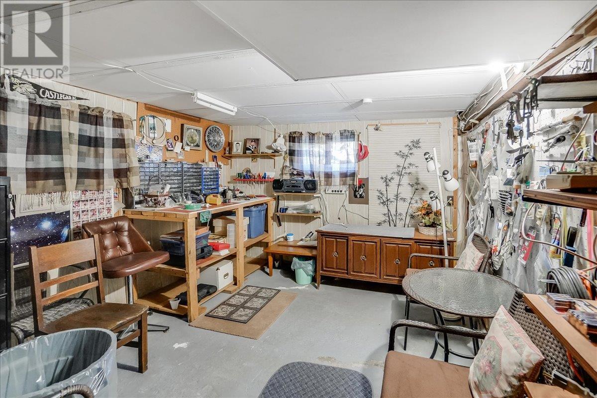 3045 Charleston Avenue, Castlegar, British Columbia  V0G 1X0 - Photo 40 - 10344952
