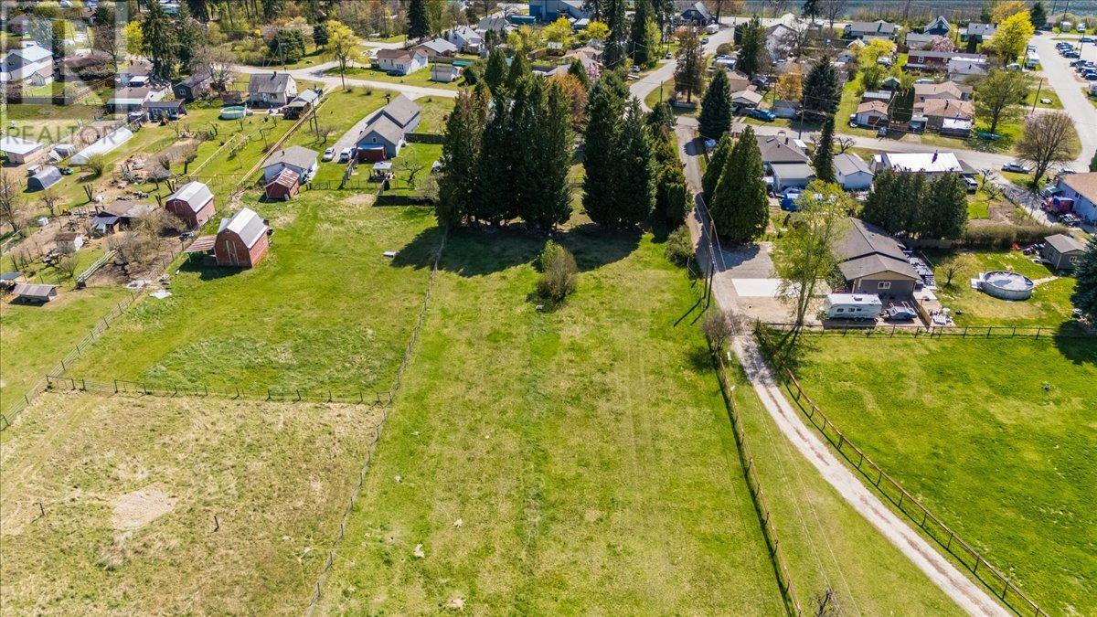 3045 Charleston Avenue, Castlegar, British Columbia  V0G 1X0 - Photo 47 - 10344952