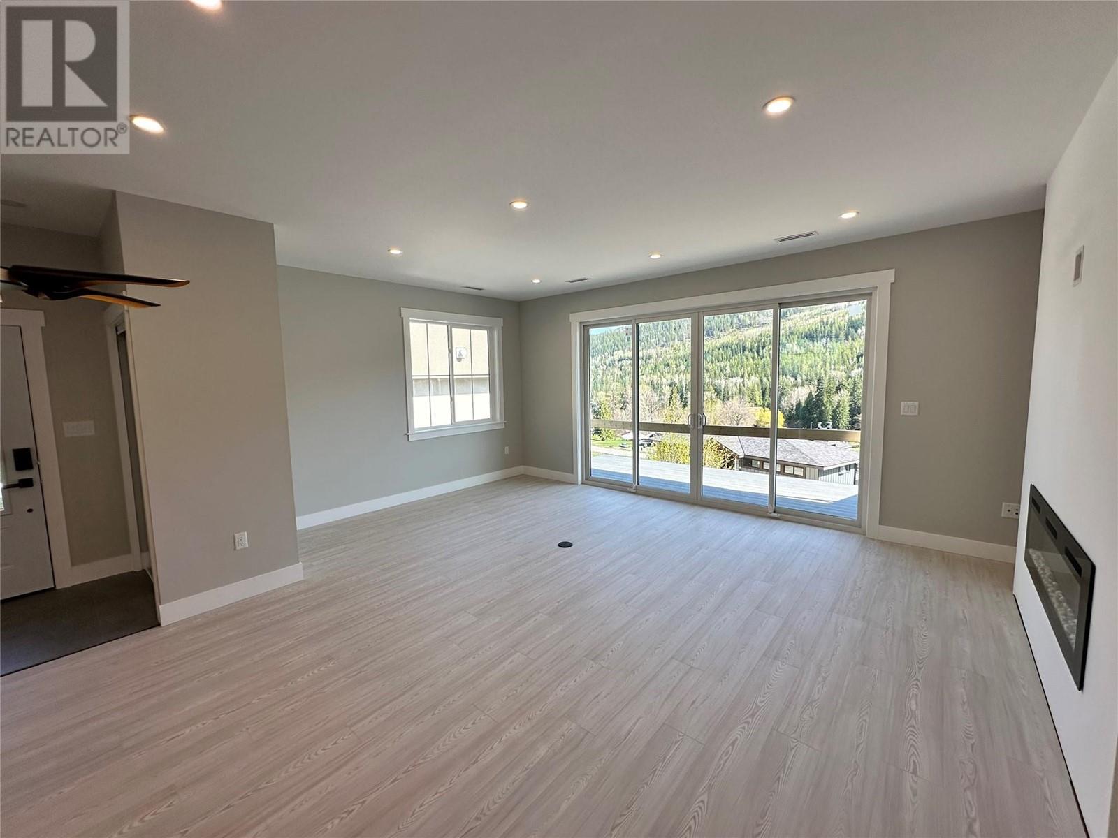 932-3 Redstone Drive, Rossland, British Columbia  V0G 1Y0 - Photo 12 - 10345339