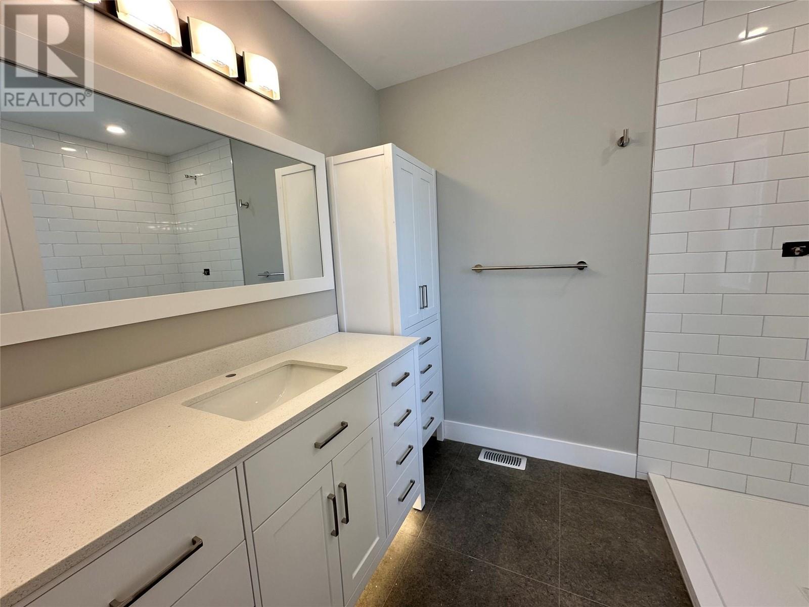 932-3 Redstone Drive, Rossland, British Columbia  V0G 1Y0 - Photo 17 - 10345339