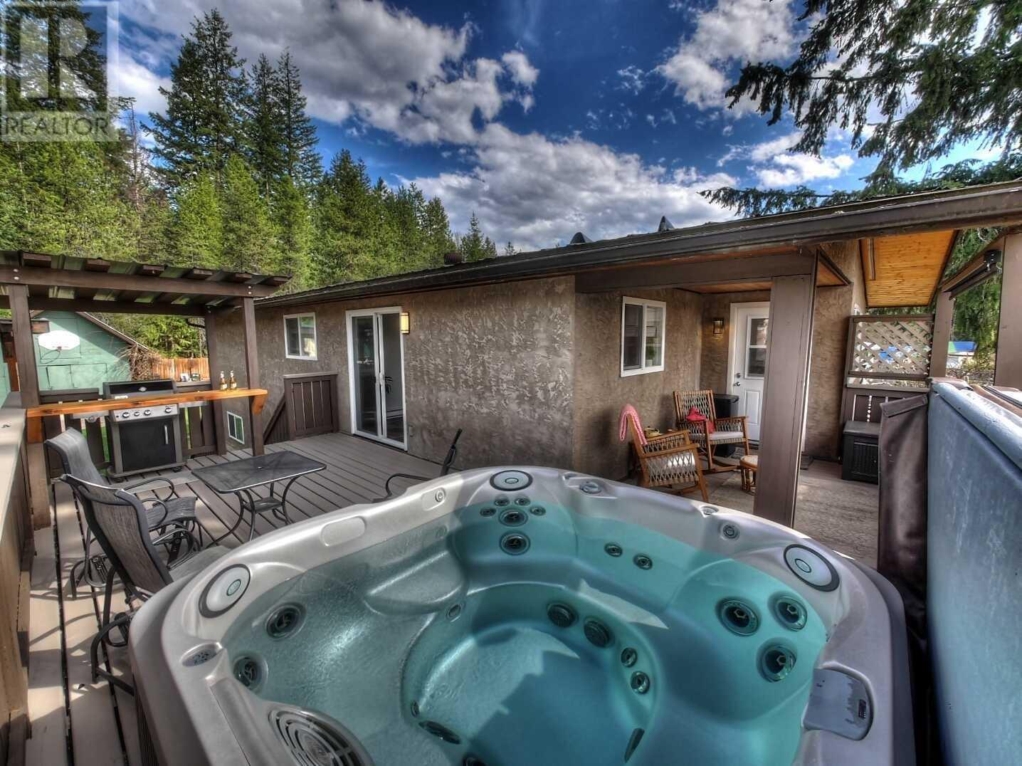922 Columbia Crescent, Nakusp, British Columbia  V0G 1R0 - Photo 10 - 10345438