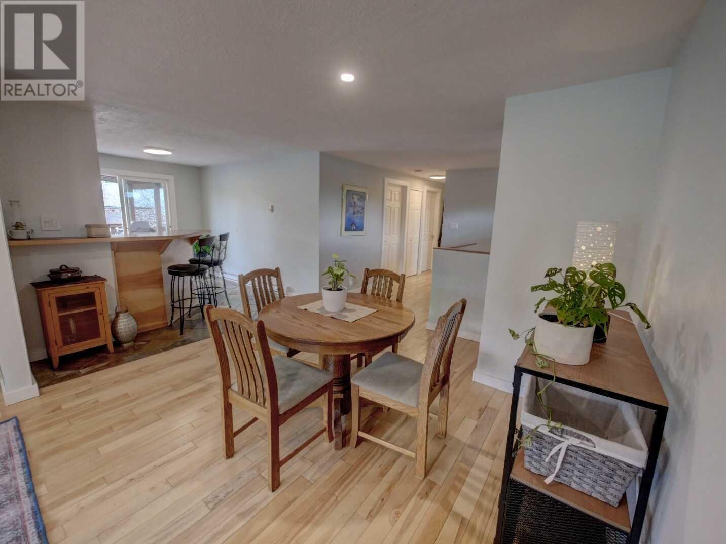 922 Columbia Crescent, Nakusp, British Columbia  V0G 1R0 - Photo 6 - 10345438