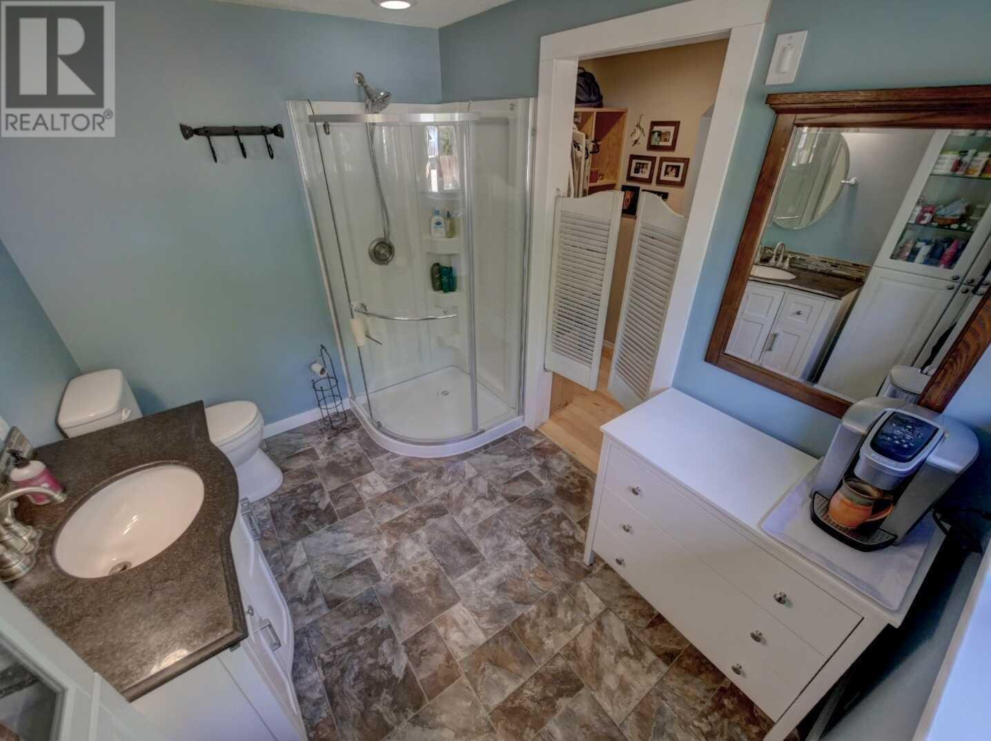922 Columbia Crescent, Nakusp, British Columbia  V0G 1R0 - Photo 8 - 10345438