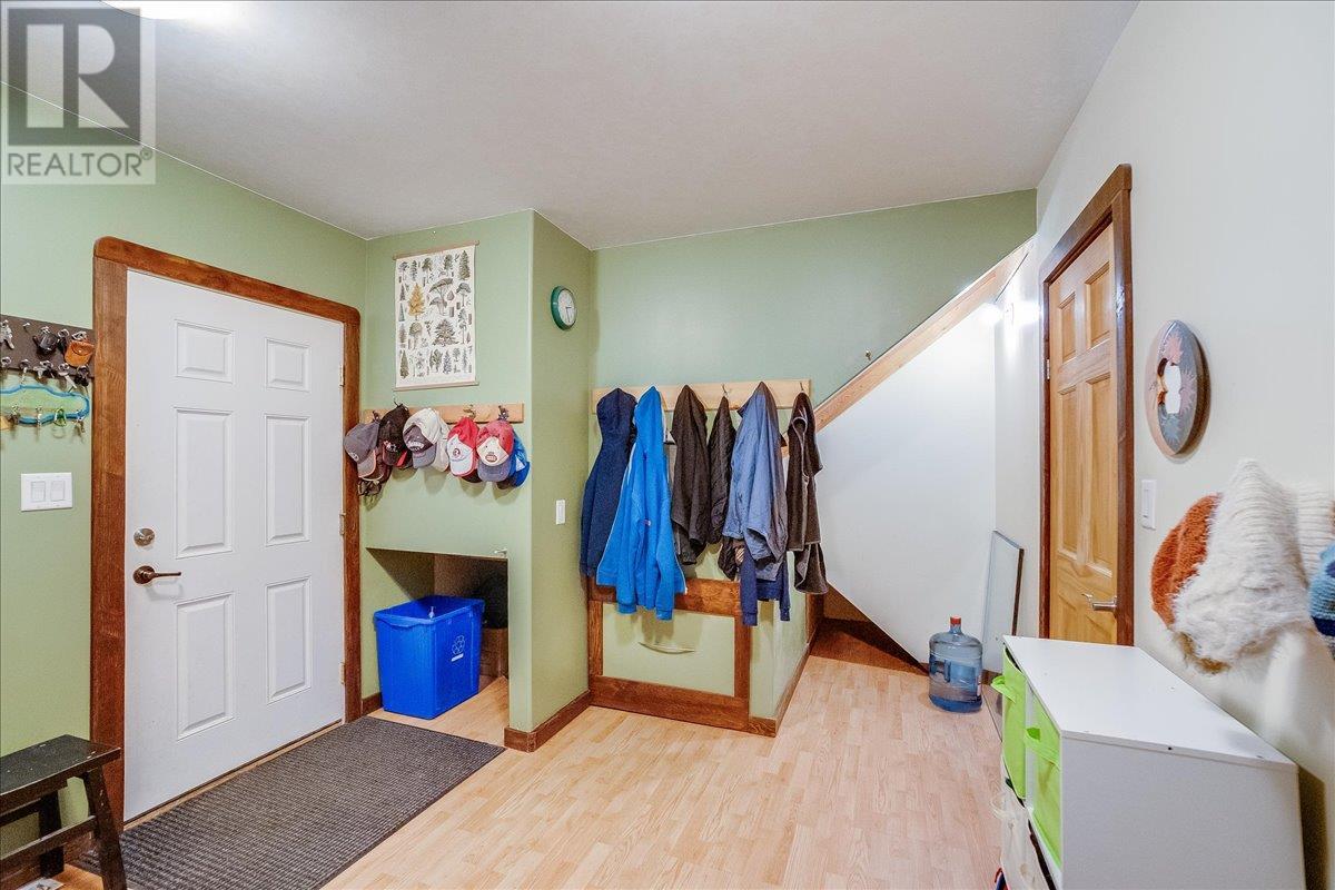 5626 Ducksway Road, Winlaw, British Columbia  V0G 2J0 - Photo 14 - 10345468