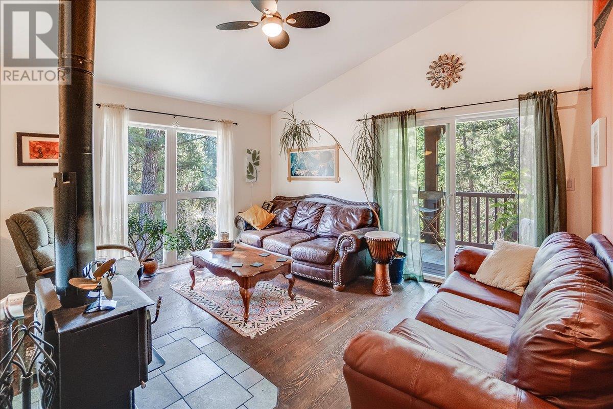 5626 Ducksway Road, Winlaw, British Columbia  V0G 2J0 - Photo 7 - 10345468