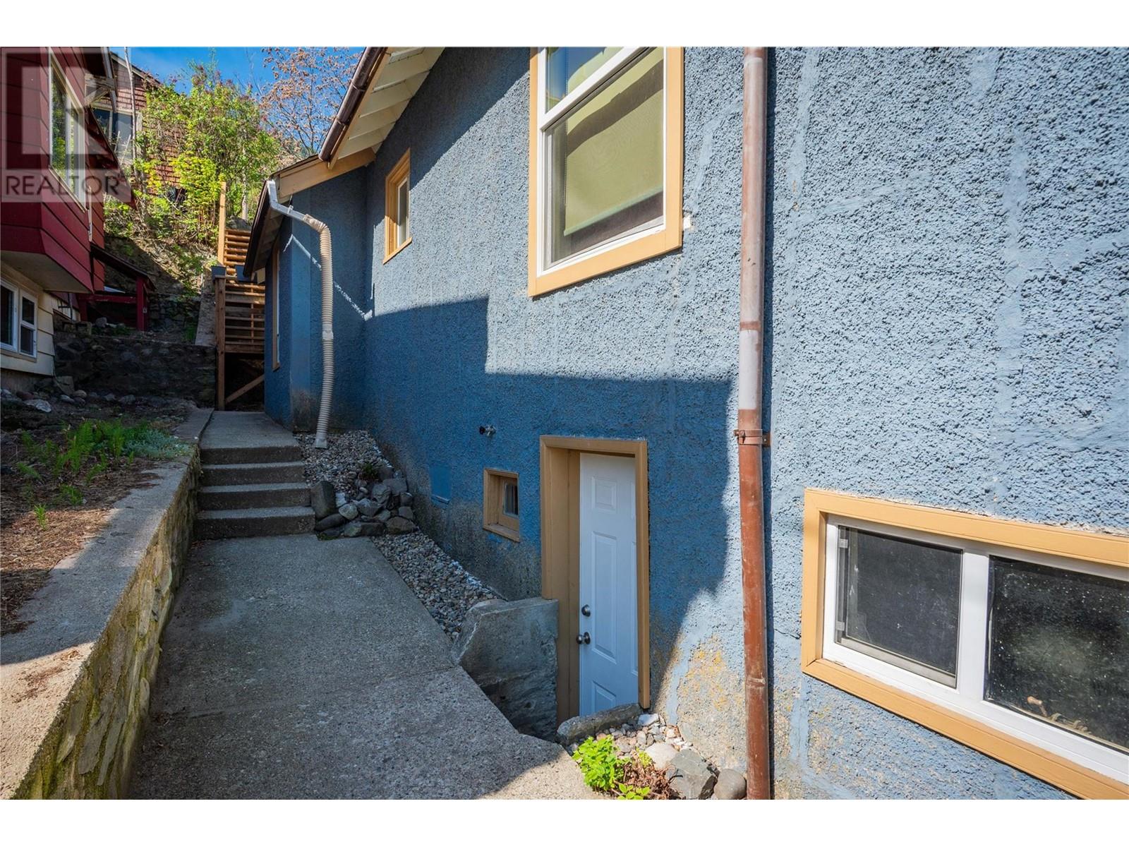 1410 Tamarac Avenue, Trail, British Columbia  V1R 4J3 - Photo 30 - 10345470