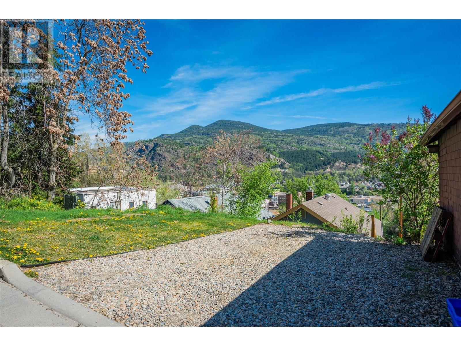 1410 Tamarac Avenue, Trail, British Columbia  V1R 4J3 - Photo 36 - 10345470