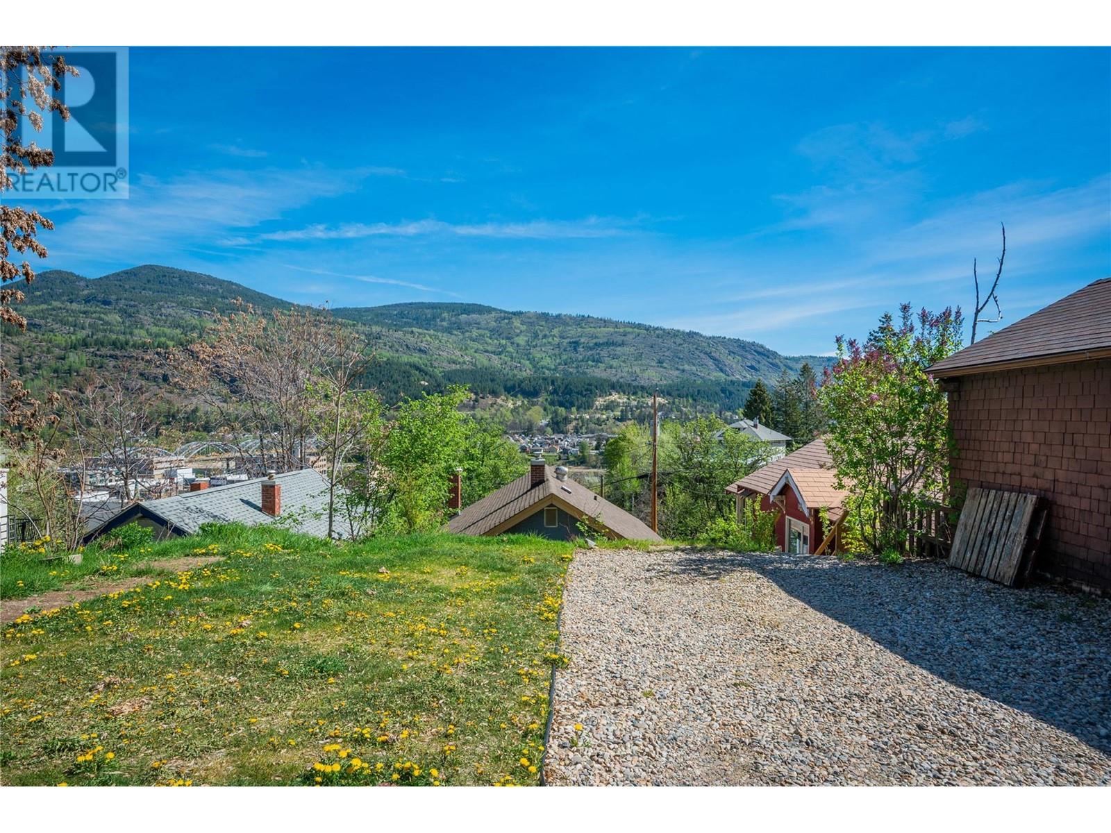 1410 Tamarac Avenue, Trail, British Columbia  V1R 4J3 - Photo 37 - 10345470