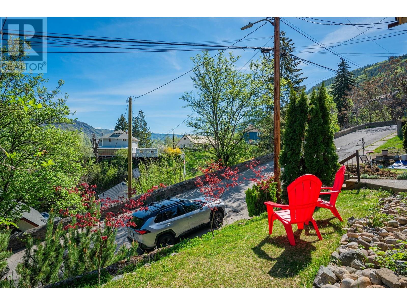 1410 Tamarac Avenue, Trail, British Columbia  V1R 4J3 - Photo 6 - 10345470