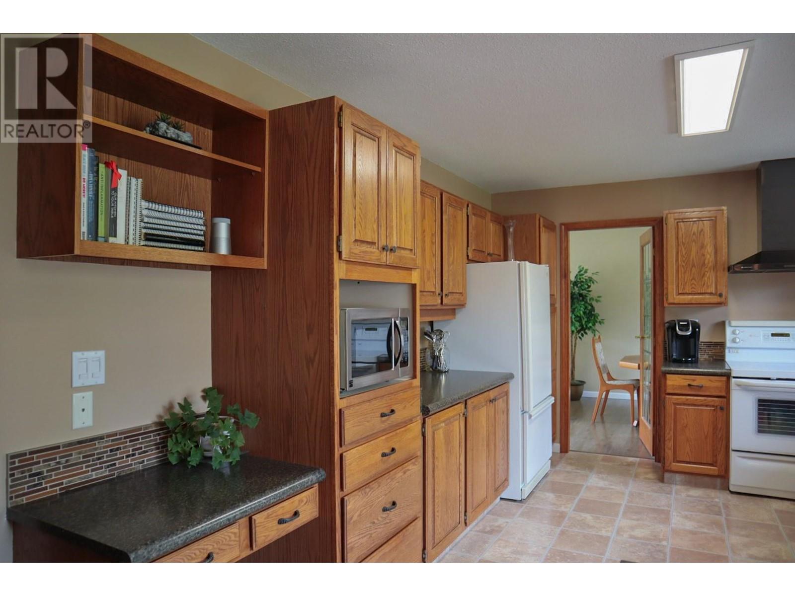 836 Burns Avenue, Warfield, British Columbia  V1R 2G1 - Photo 22 - 10345406