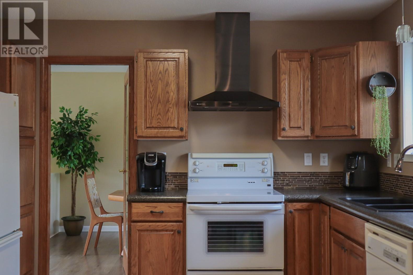 836 Burns Avenue, Warfield, British Columbia  V1R 2G1 - Photo 25 - 10345406