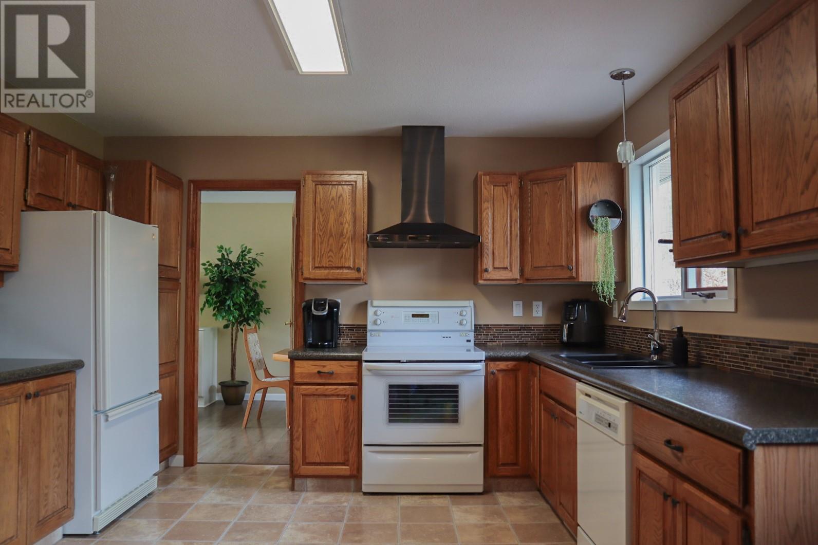 836 Burns Avenue, Warfield, British Columbia  V1R 2G1 - Photo 26 - 10345406