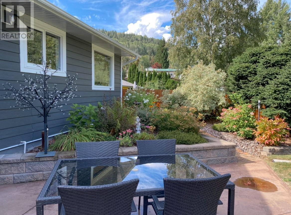 836 Burns Avenue, Warfield, British Columbia  V1R 2G1 - Photo 76 - 10345406