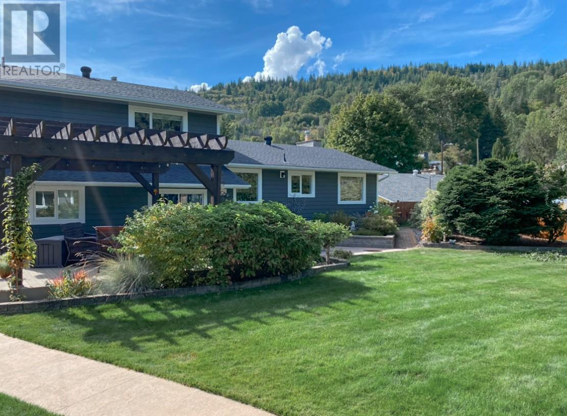 836 Burns Avenue, Warfield, British Columbia  V1R 2G1 - Photo 77 - 10345406