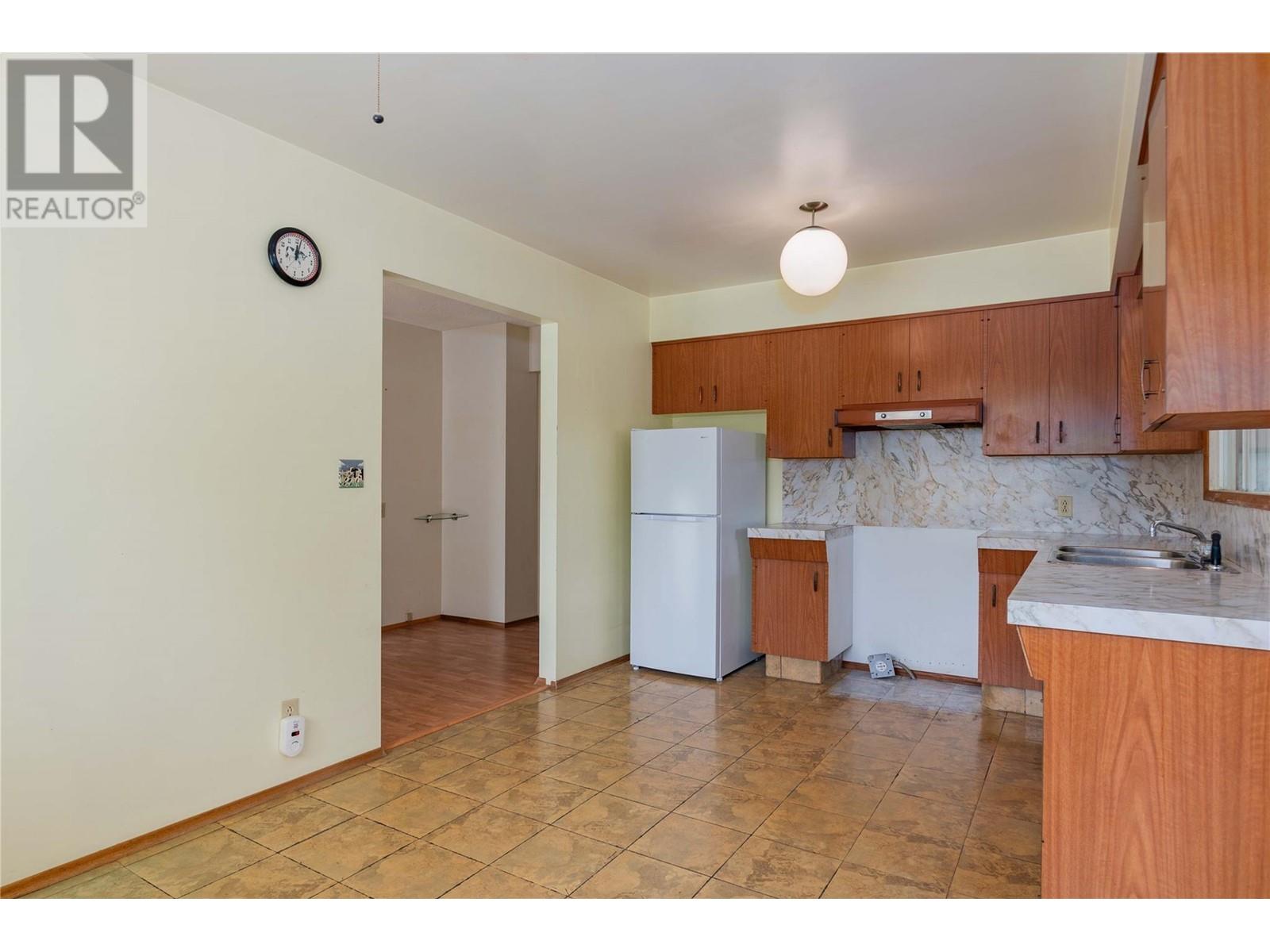 232 Haig Street, Warfield, British Columbia  V1R 2L9 - Photo 15 - 10344253