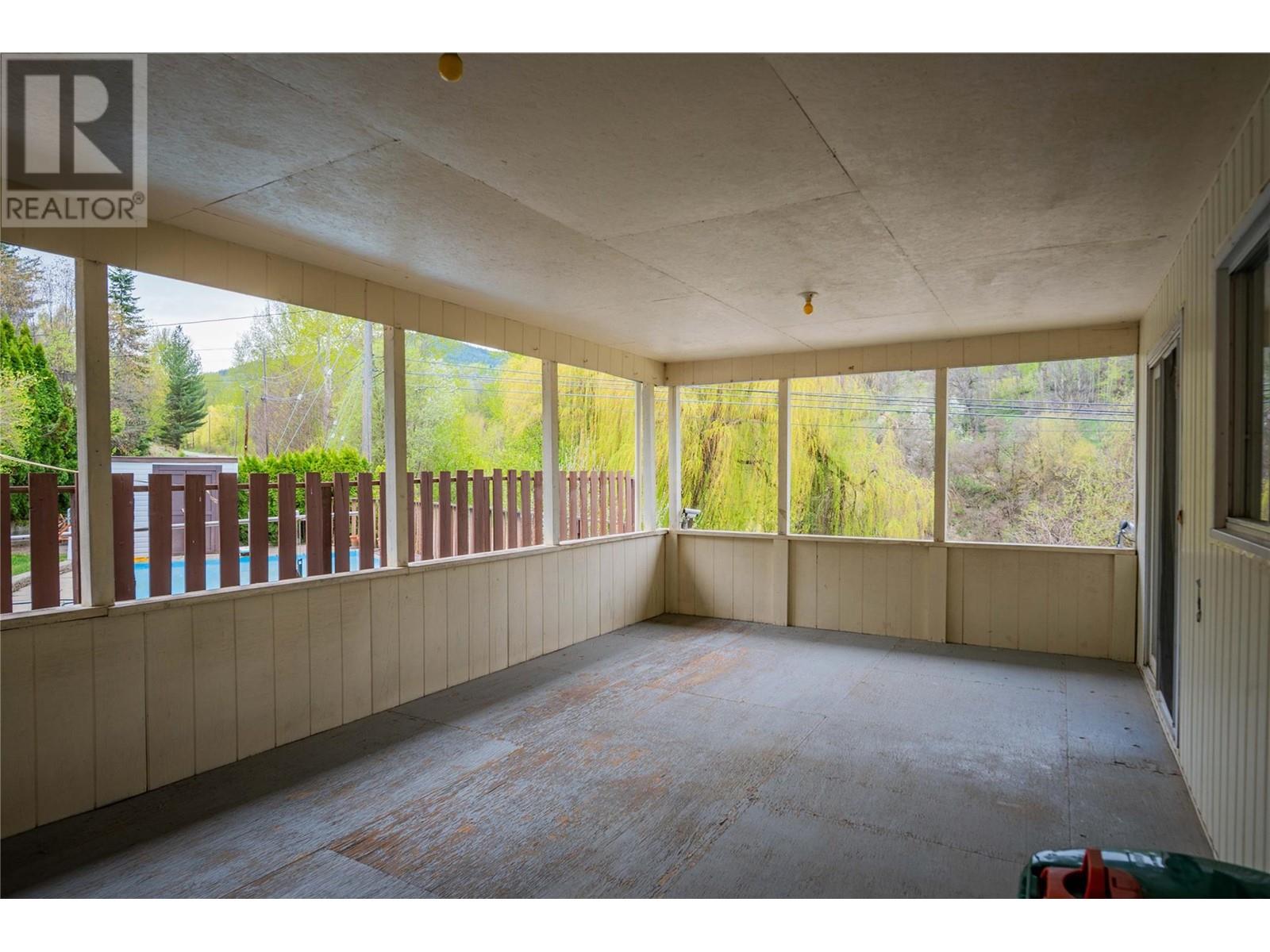 232 Haig Street, Warfield, British Columbia  V1R 2L9 - Photo 19 - 10344253