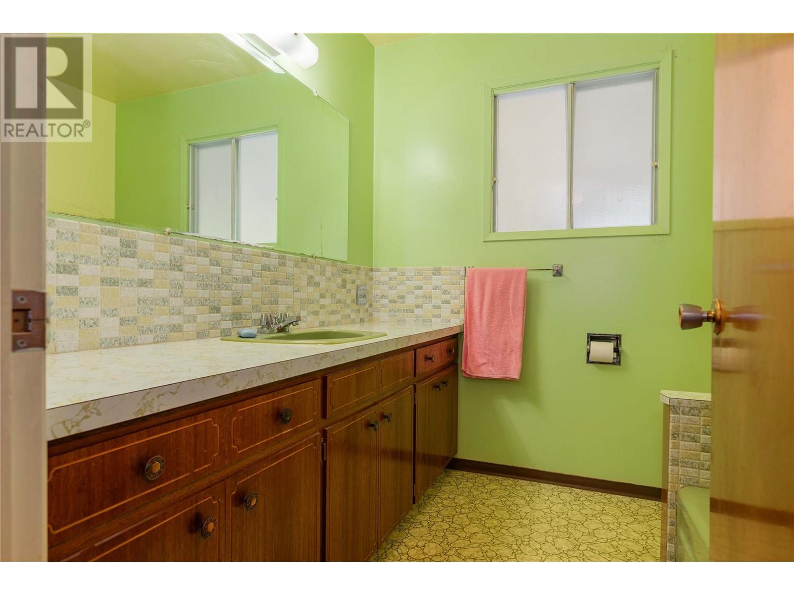 232 Haig Street, Warfield, British Columbia  V1R 2L9 - Photo 28 - 10344253