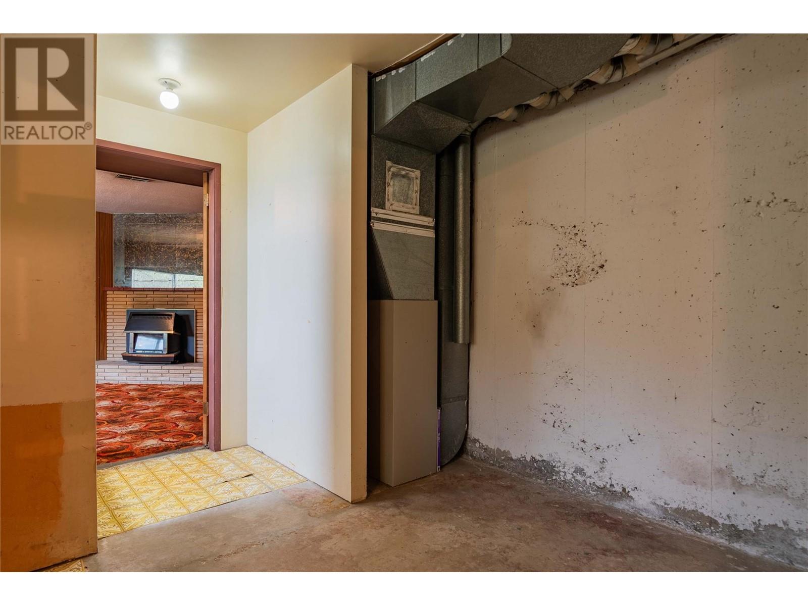232 Haig Street, Warfield, British Columbia  V1R 2L9 - Photo 34 - 10344253