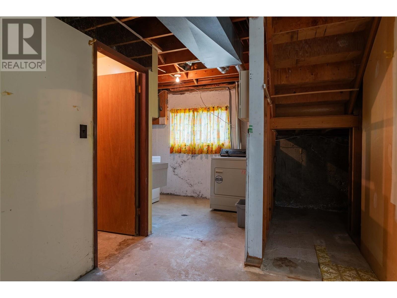 232 Haig Street, Warfield, British Columbia  V1R 2L9 - Photo 35 - 10344253