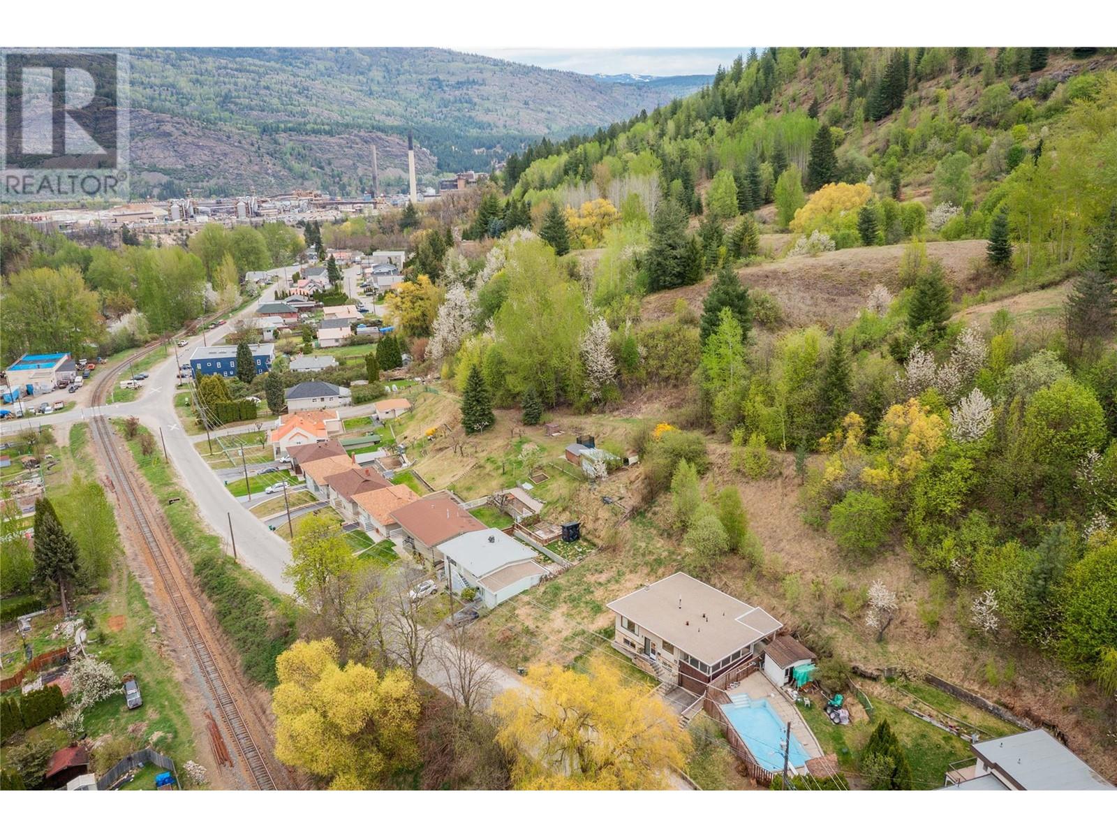 232 Haig Street, Warfield, British Columbia  V1R 2L9 - Photo 44 - 10344253