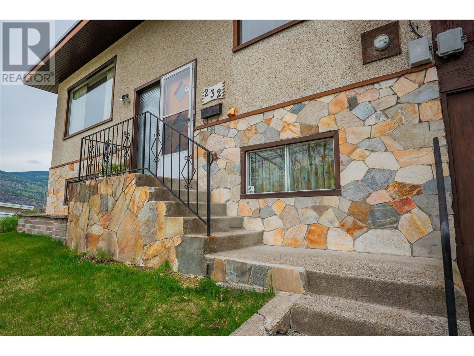 232 Haig Street, Warfield, British Columbia  V1R 2L9 - Photo 5 - 10344253