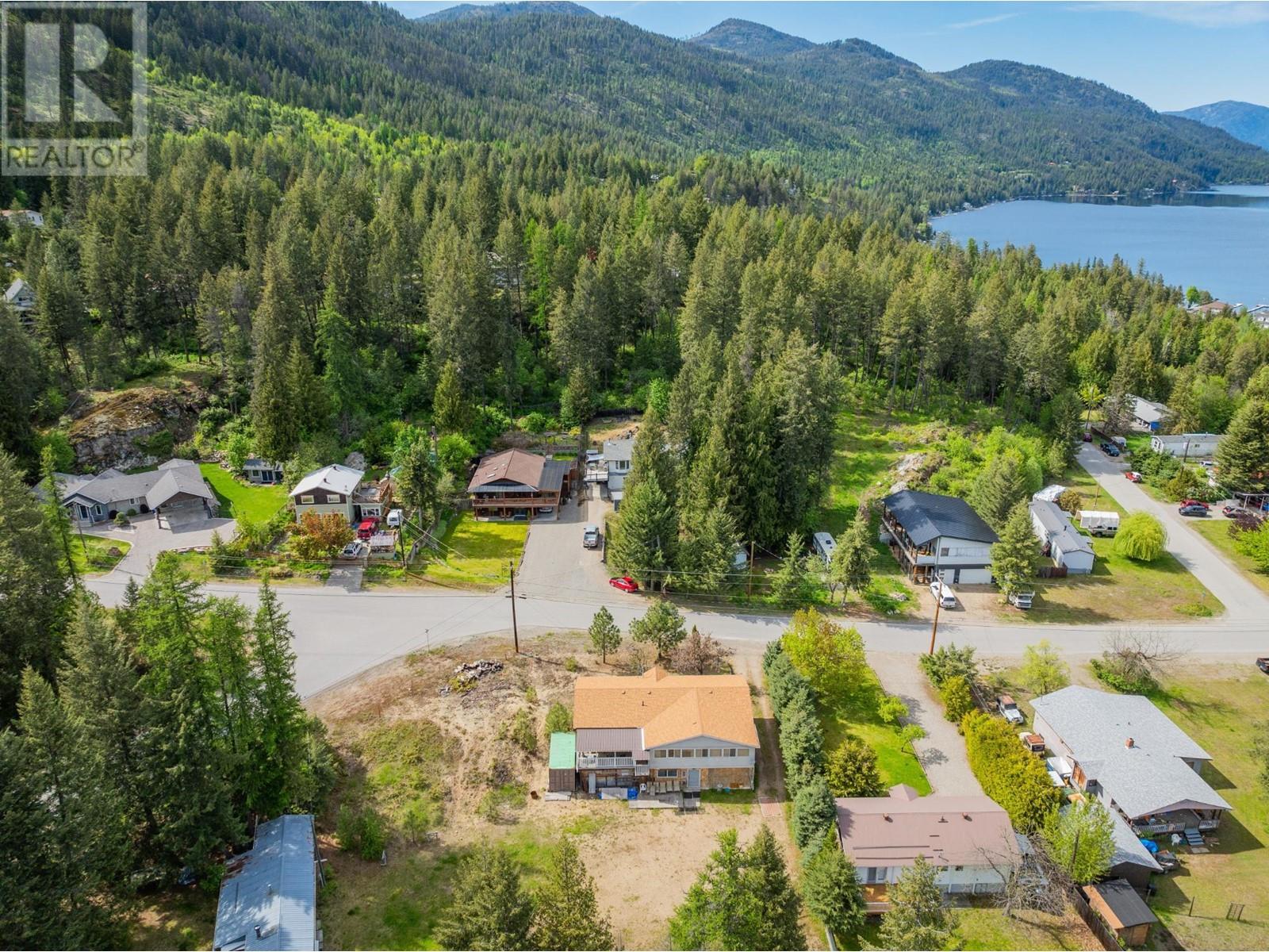 60 Chase Road, Christina Lake, British Columbia  V0G 1E0 - Photo 34 - 10345494