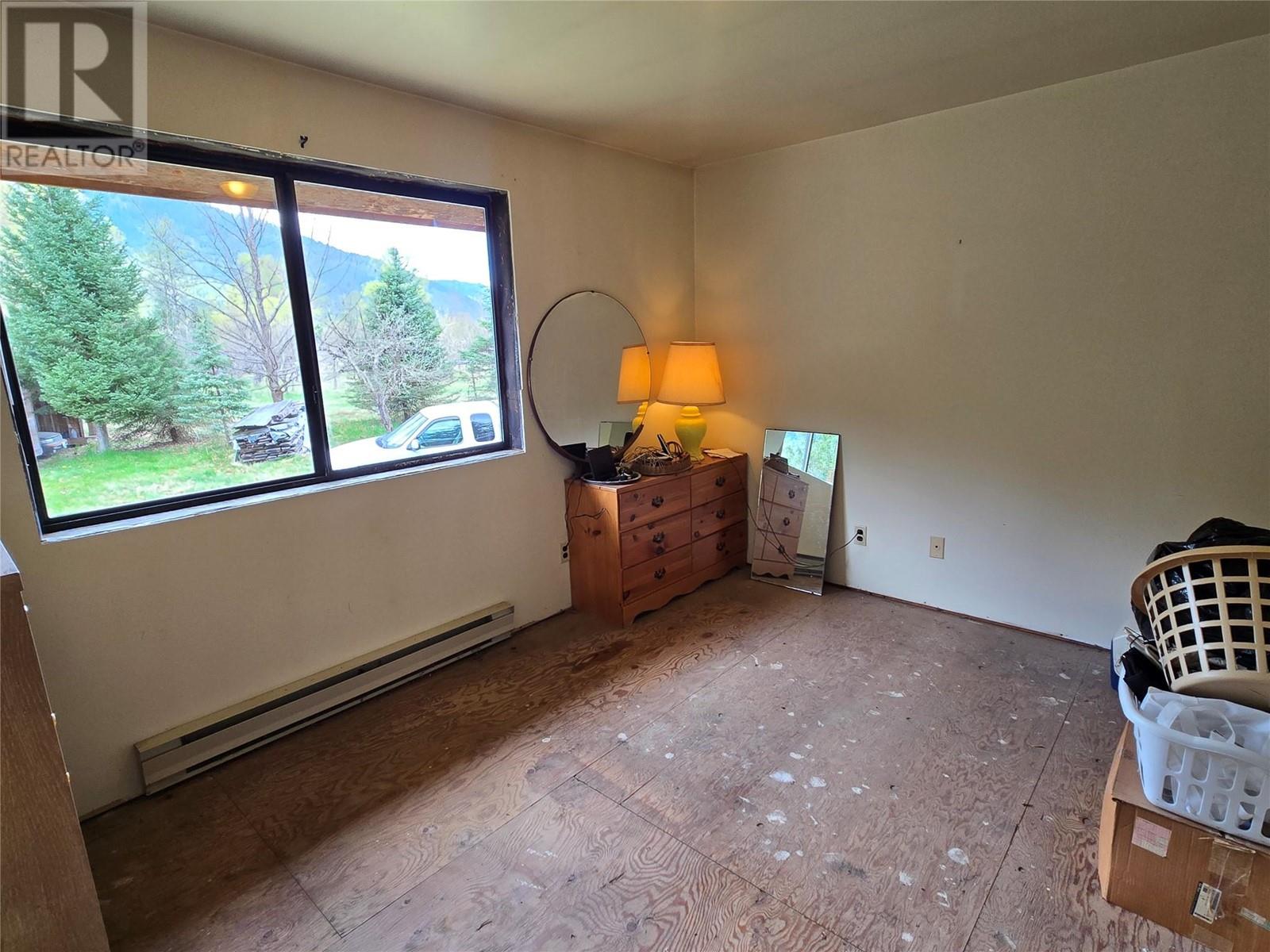 6268 Picard Road, Appledale, British Columbia  V0G 2J0 - Photo 16 - 10345836