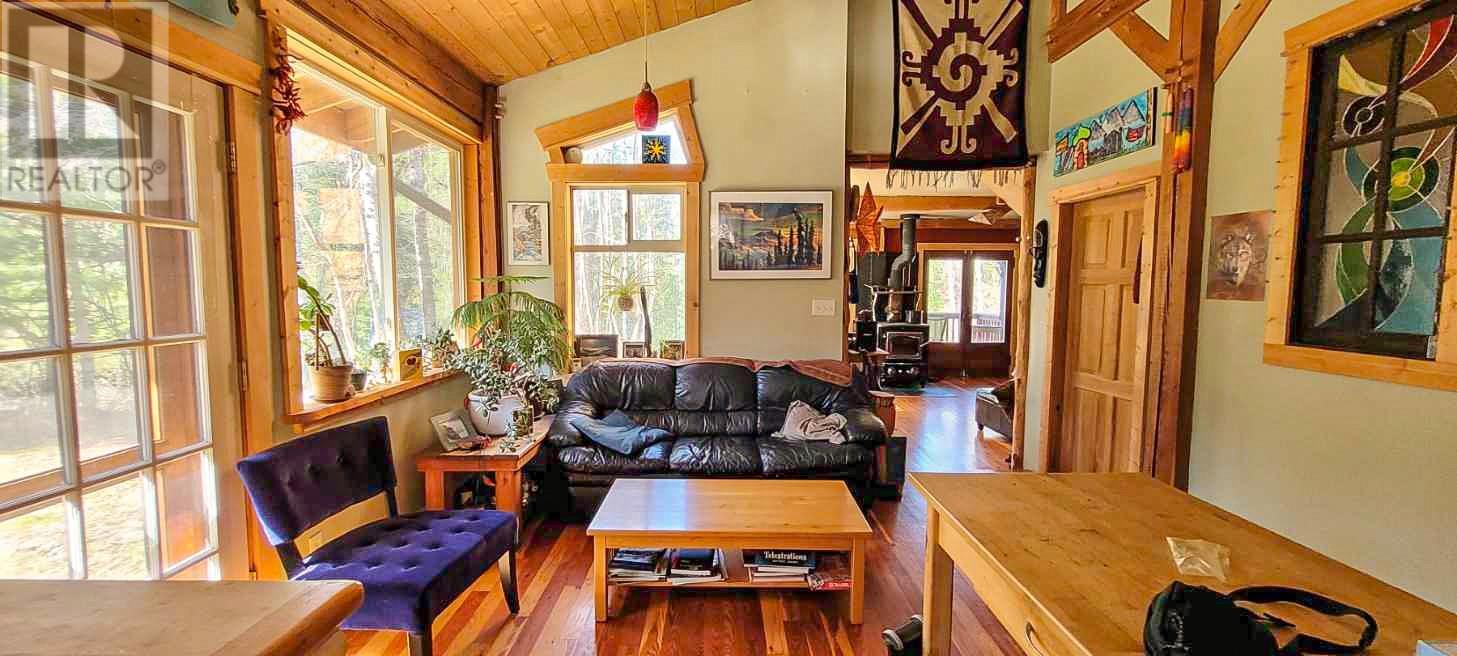 7152 Graham Road, Winlaw, British Columbia  V0G 2J0 - Photo 12 - 10344839