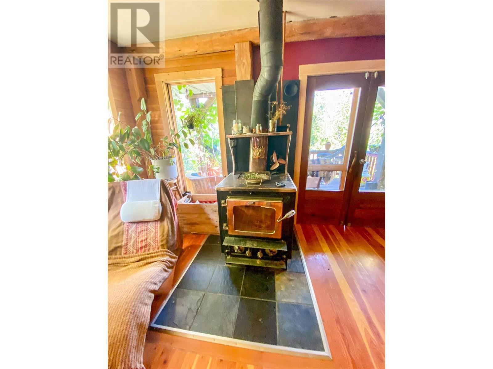 7152 Graham Road, Winlaw, British Columbia  V0G 2J0 - Photo 17 - 10344839