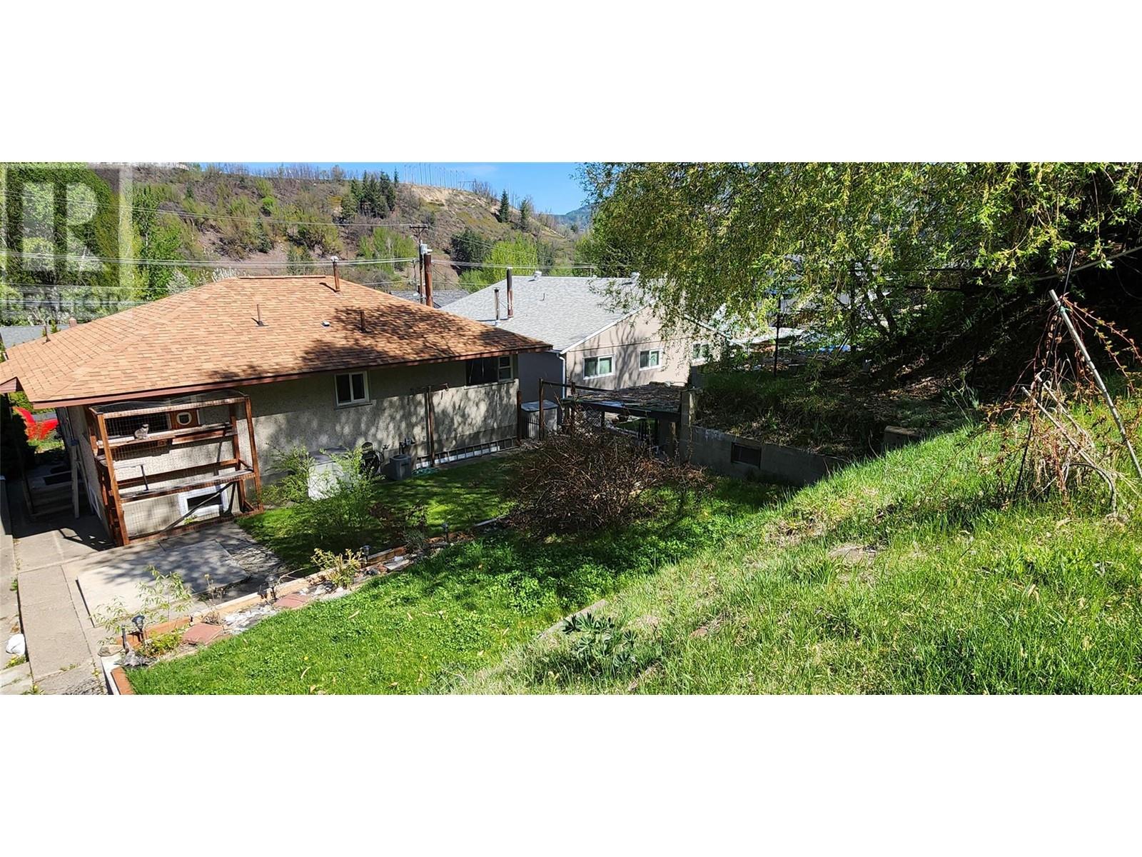 138 Colley Street, Warfield, British Columbia  V1R 2M2 - Photo 10 - 10346119