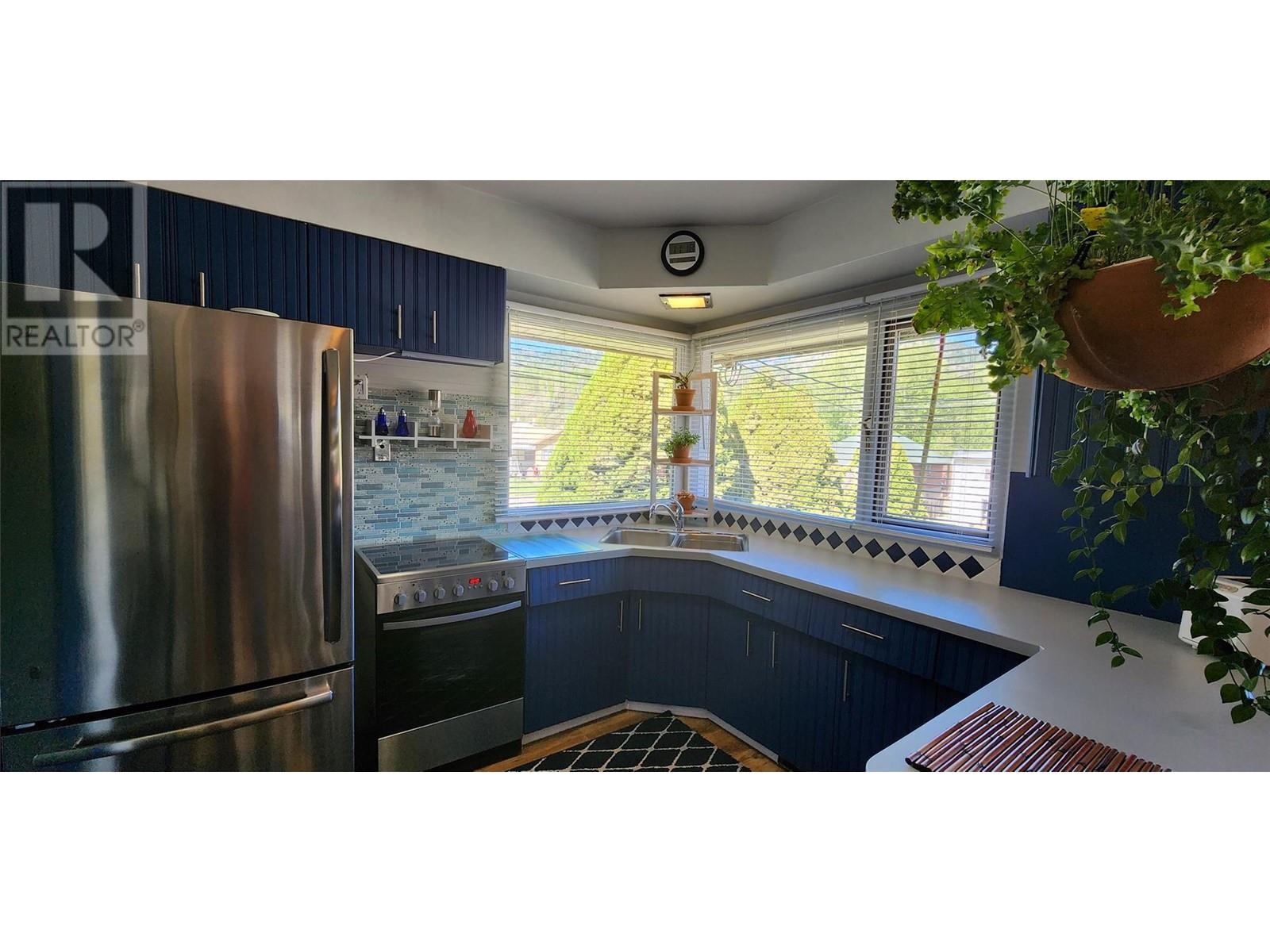 138 Colley Street, Warfield, British Columbia  V1R 2M2 - Photo 15 - 10346119