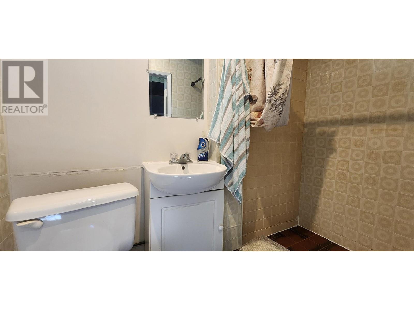 138 Colley Street, Warfield, British Columbia  V1R 2M2 - Photo 34 - 10346119