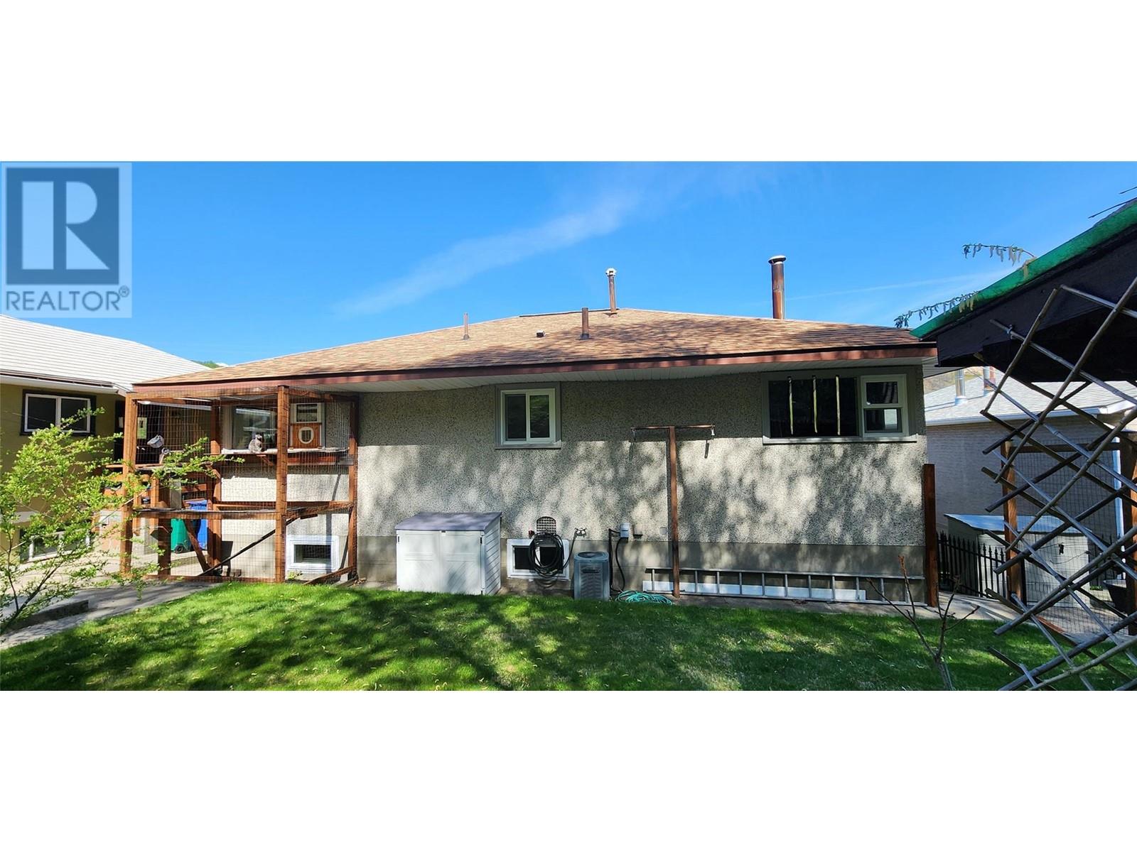 138 Colley Street, Warfield, British Columbia  V1R 2M2 - Photo 6 - 10346119