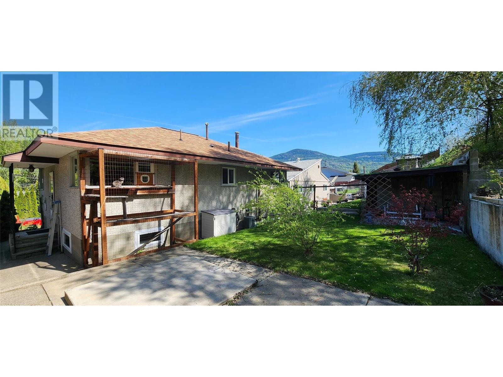 138 Colley Street, Warfield, British Columbia  V1R 2M2 - Photo 7 - 10346119