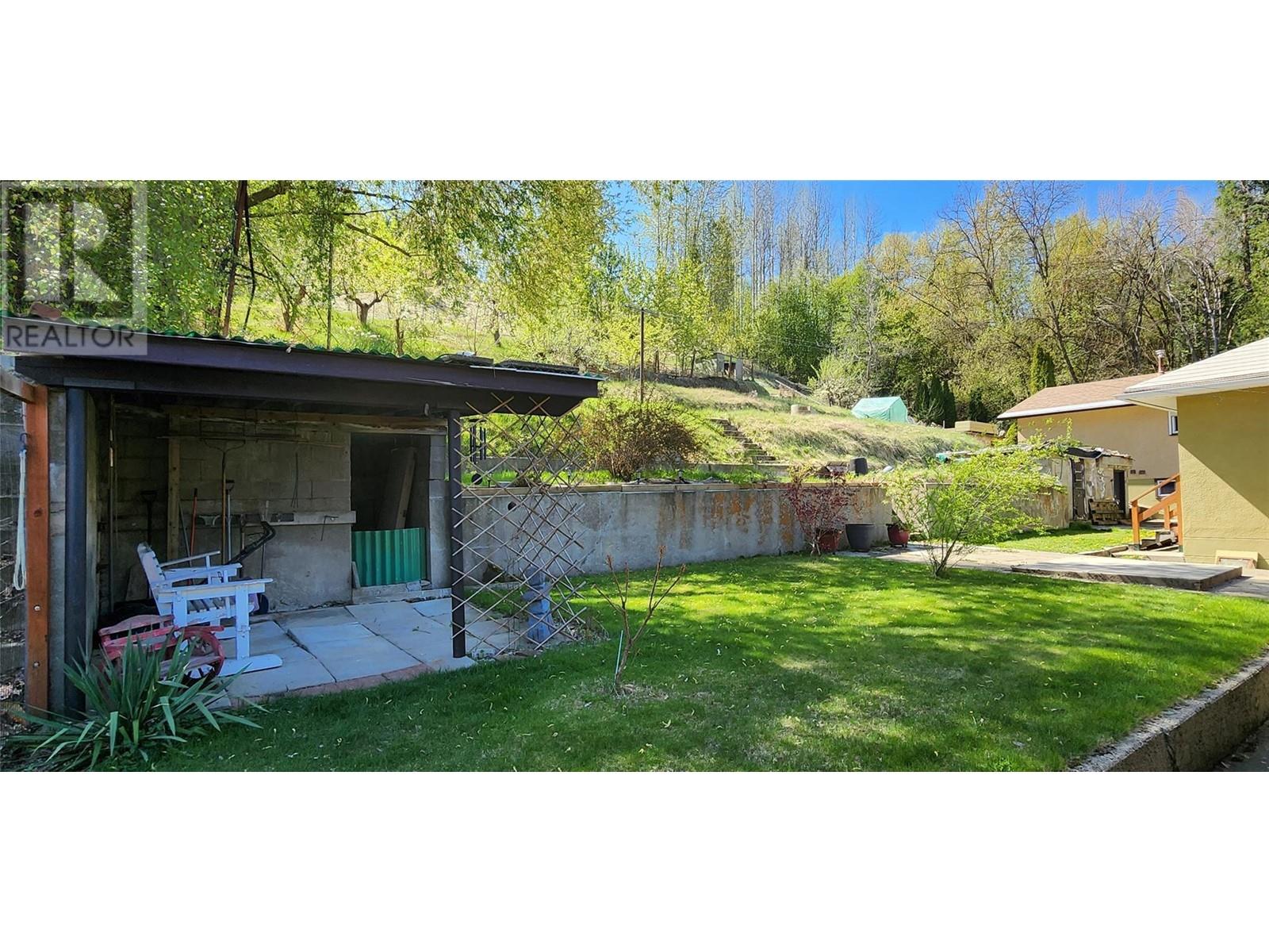 138 Colley Street, Warfield, British Columbia  V1R 2M2 - Photo 8 - 10346119