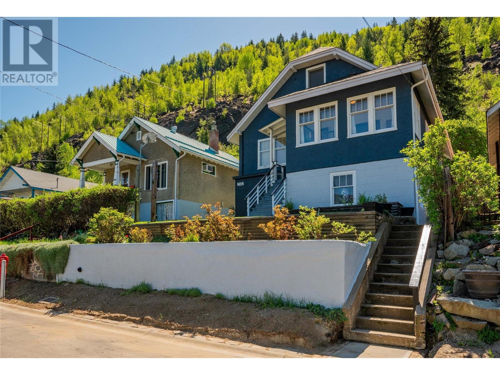 2082 Daniel Street, Trail, British Columbia  V1R 4G9 - Photo 3 - 10346076