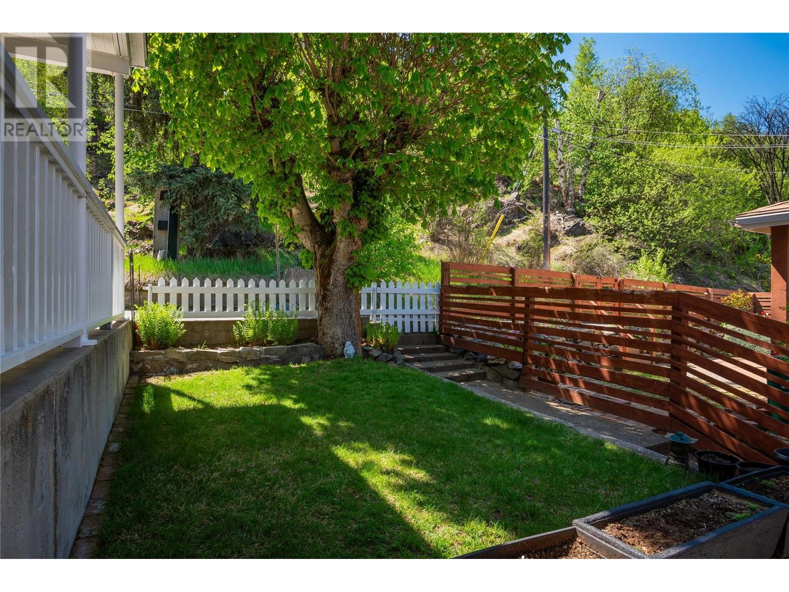 2082 Daniel Street, Trail, British Columbia  V1R 4G9 - Photo 46 - 10346076