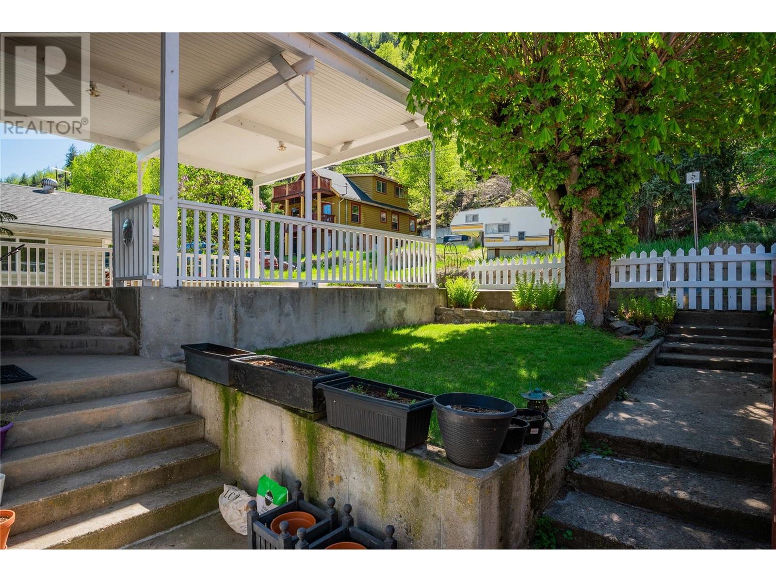2082 Daniel Street, Trail, British Columbia  V1R 4G9 - Photo 49 - 10346076