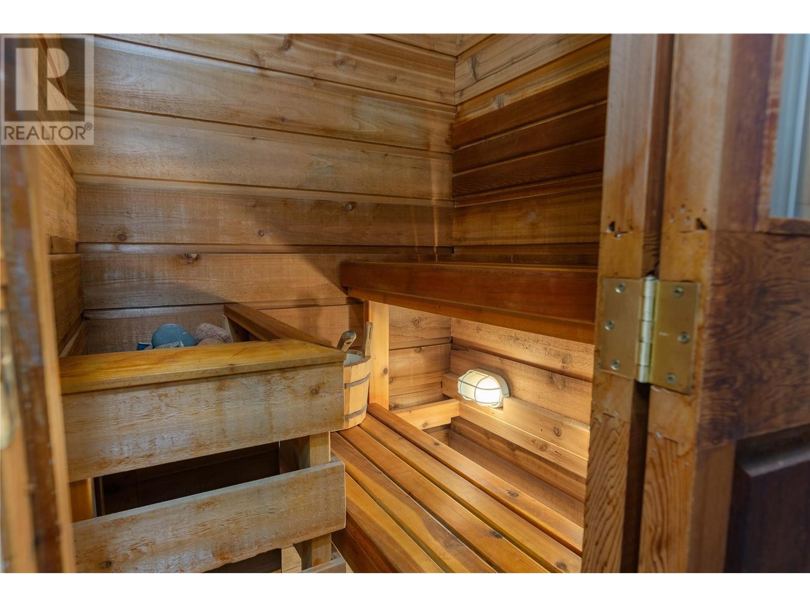1443 Columbia Avenue, Trail, British Columbia  V1R 1J7 - Photo 18 - 10345993