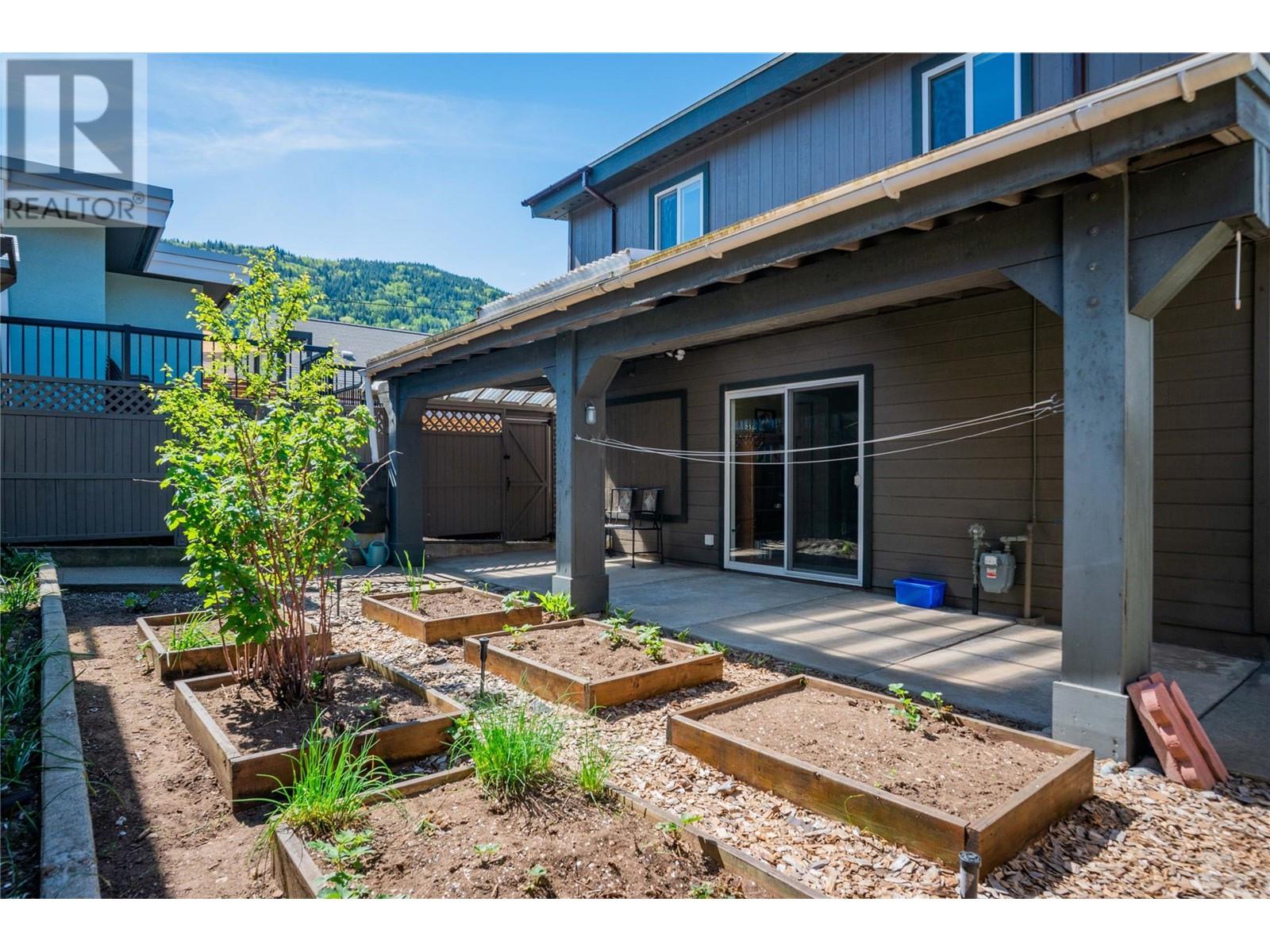 1443 Columbia Avenue, Trail, British Columbia  V1R 1J7 - Photo 28 - 10345993