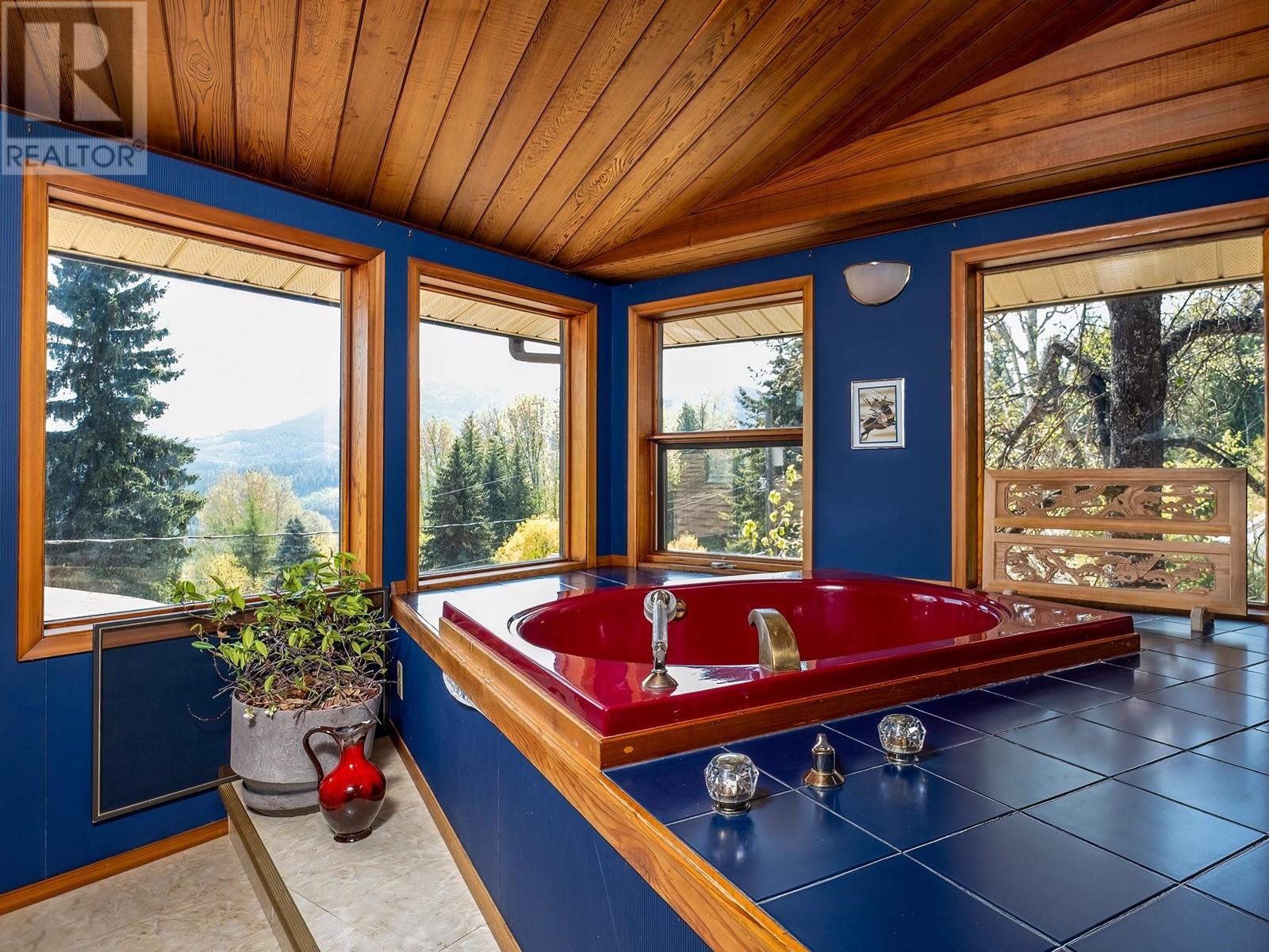 1750 Phoenix Avenue, Rossland, British Columbia  V0G 1Y0 - Photo 18 - 10345656